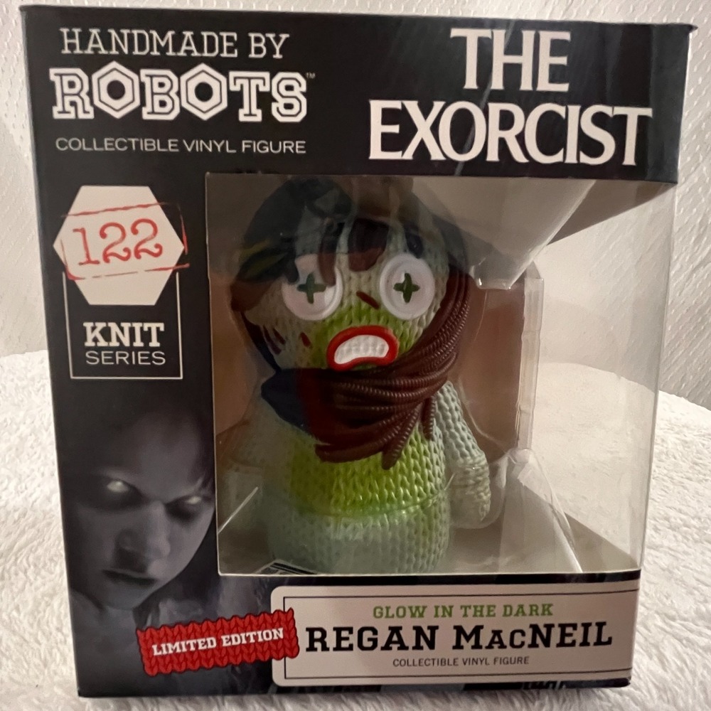 Handmade by Robots The Exorcist Regan MacNeil #122 Glow-in-the-Dark Vinyl Figure